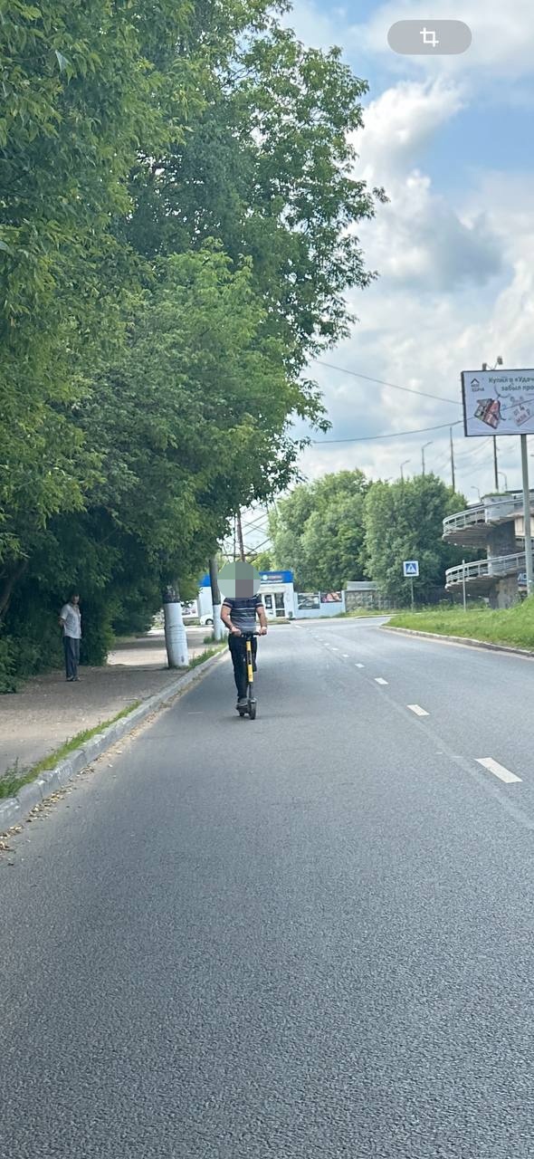 В Твери 25 самокатчиков нарушили правила и получили штраф В Твери 25 самокатчиков нарушили правила и получили штраф