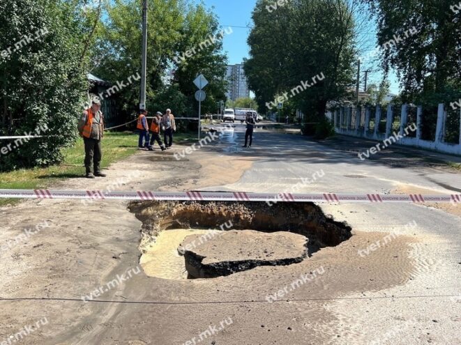 В Твери целую улицу залило кипятком