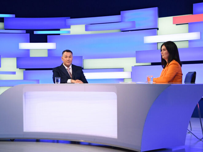 В Тверской области детям из многодетных семей начали выдавать школьную форму В Тверской области детям из многодетных семей начали выдавать школьную форму