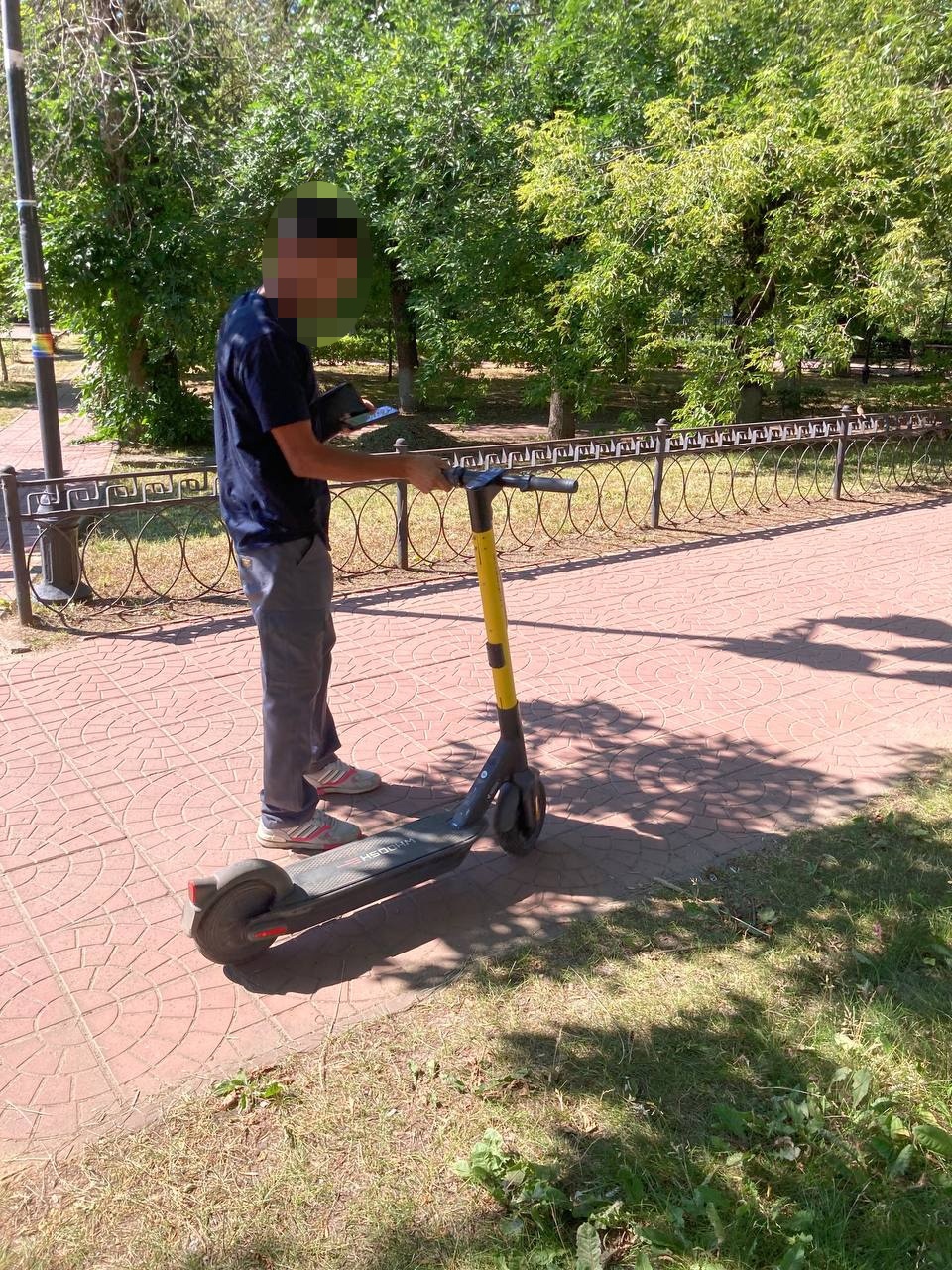 В Твери за неделю ПДД нарушили 40 самокатчиков В Твери за неделю ПДД нарушили 40 самокатчиков