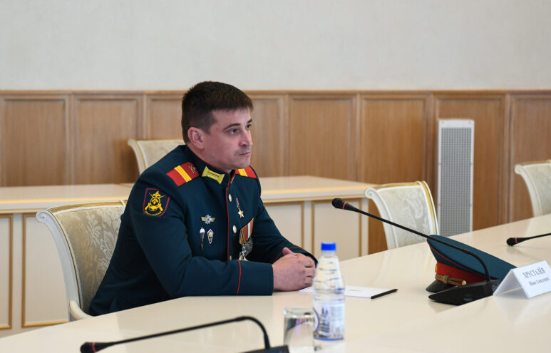 Игорь Руденя и Владимир Васильев провели встречу с Героем России, участником специальной военной операции Иваном Хрусталёвым