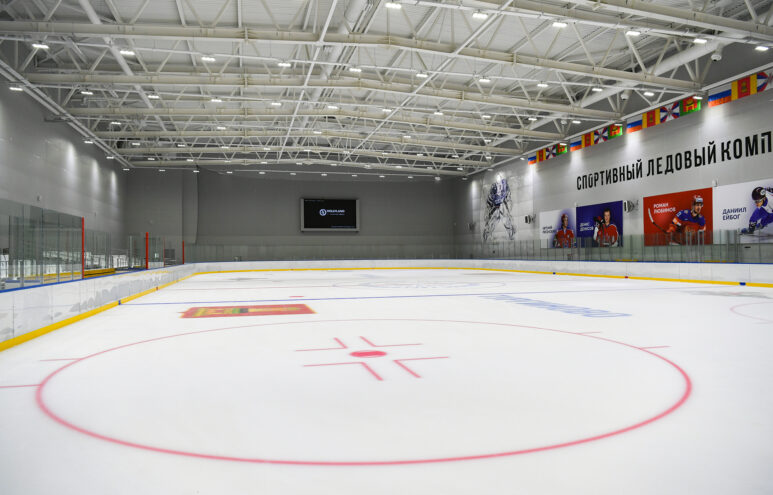 Игорь Руденя осмотрел ледовый дворец и пожарное депо в селе Тургиново Игорь Руденя осмотрел ледовый дворец и пожарное депо в селе Тургиново