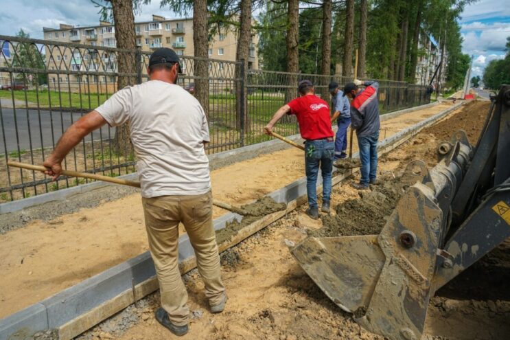 В Лихославле Тверской области полным ходом идут дорожные работы В Лихославле Тверской области полным ходом идут дорожные работы