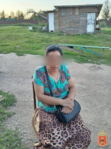В Тверской области женщина спрятала под пальто и вынесла из магазина 23 пары обуви В Тверской области женщина спрятала под пальто и вынесла из магазина 23 пары обуви