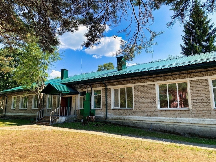 В Андреаполе у детского сада появилась новая крыша В Андреаполе у детского сада появилась новая крыша