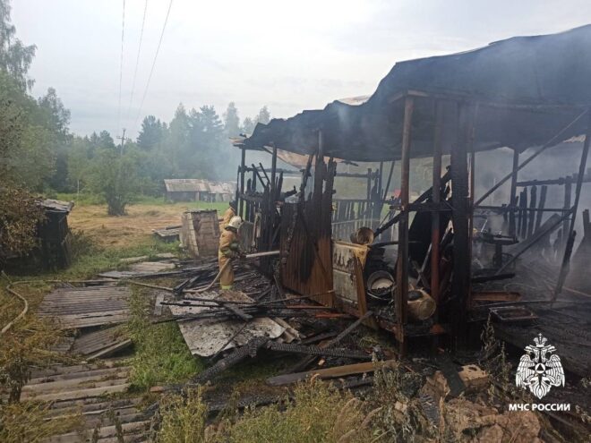 В поселке Тверской области сгорел гараж В поселке Тверской области сгорел гараж