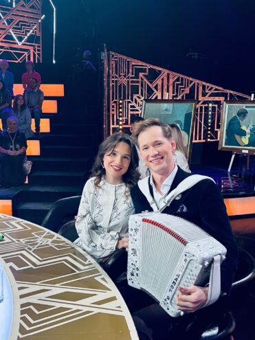 Уроженец Торжка спел в шоу Андрея Малахова Уроженец Торжка спел в шоу Андрея Малахова