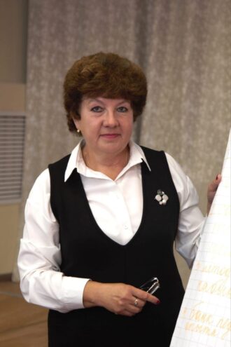 Губернатор Игорь Руденя поздравил учителя Кувшиновской средней школы №2 Оксану Кокину с присвоением почётного звания Губернатор Игорь Руденя поздравил учителя Кувшиновской средней школы №2 Оксану Кокину с присвоением почётного звания