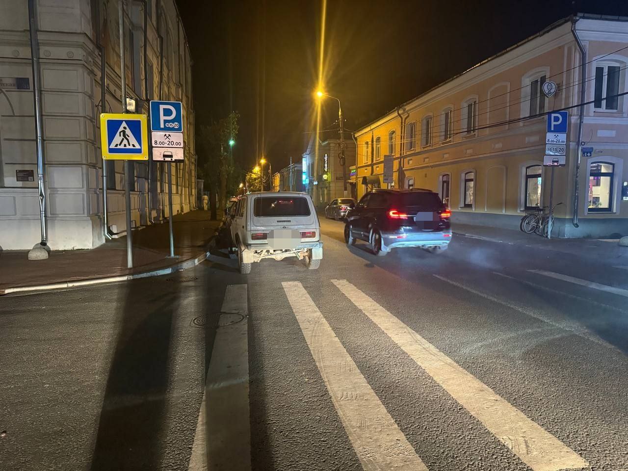 В Твери на улице Трехсвятской под колеса автомобиля попал беспечный велосипедист