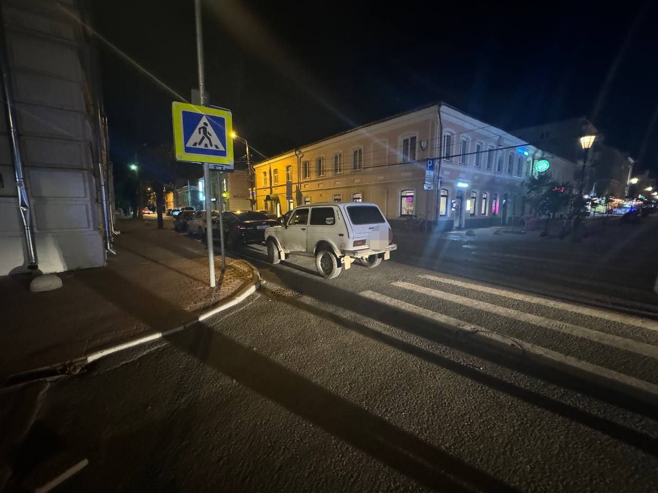 В Твери на улице Трехсвятской под колеса автомобиля попал беспечный велосипедист В Твери на улице Трехсвятской под колеса автомобиля попал беспечный велосипедист