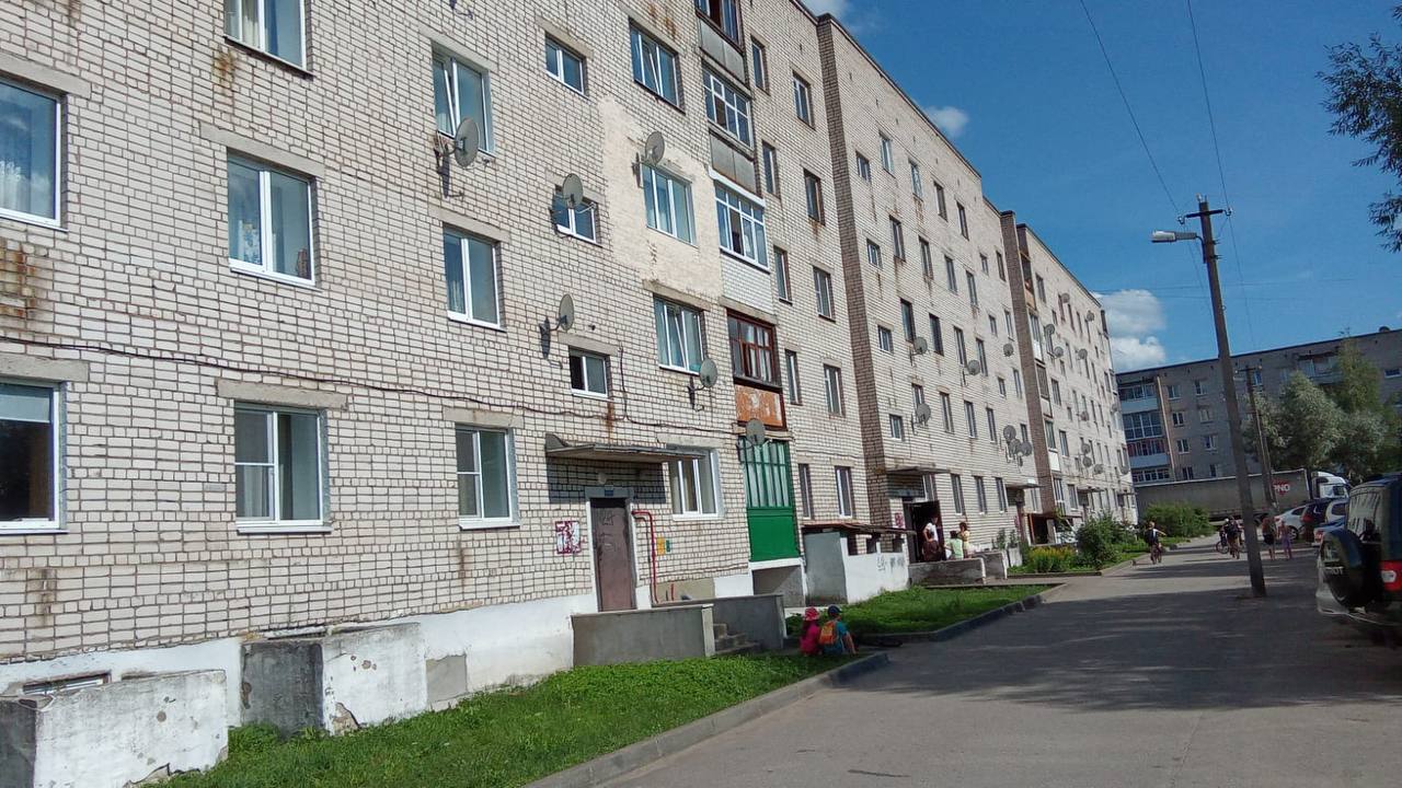 В Тверской области из окна выпала 7-летняя девочка В Тверской области из окна выпала 7-летняя девочка