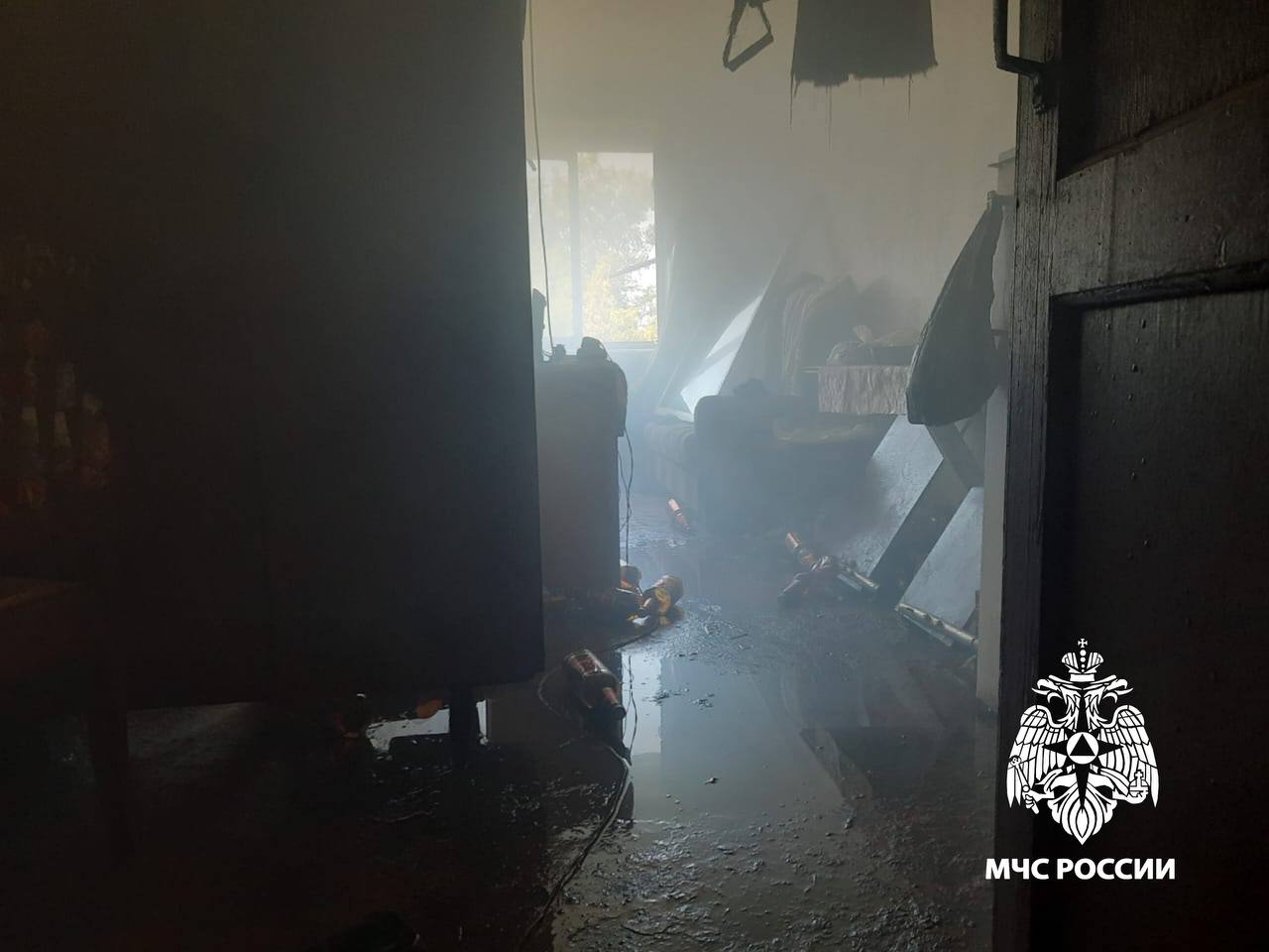 В Тверской области во время тушения пожара в квартире нашли тело человека