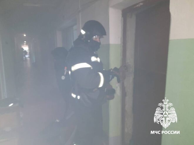 В Тверской области во время тушения пожара в квартире нашли тело человека В Тверской области во время тушения пожара в квартире нашли тело человека