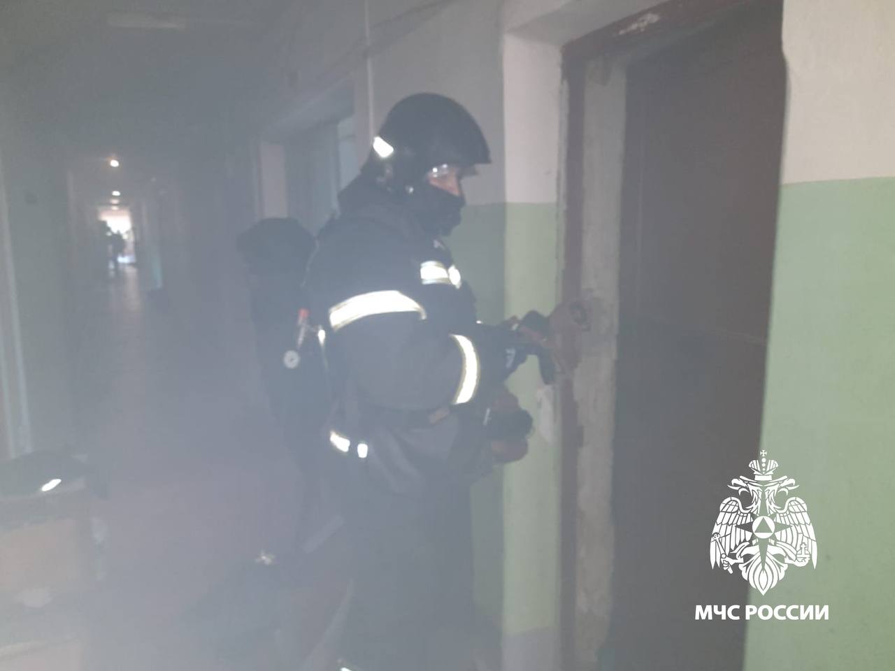 В Тверской области во время тушения пожара в квартире нашли тело человека В Тверской области во время тушения пожара в квартире нашли тело человека