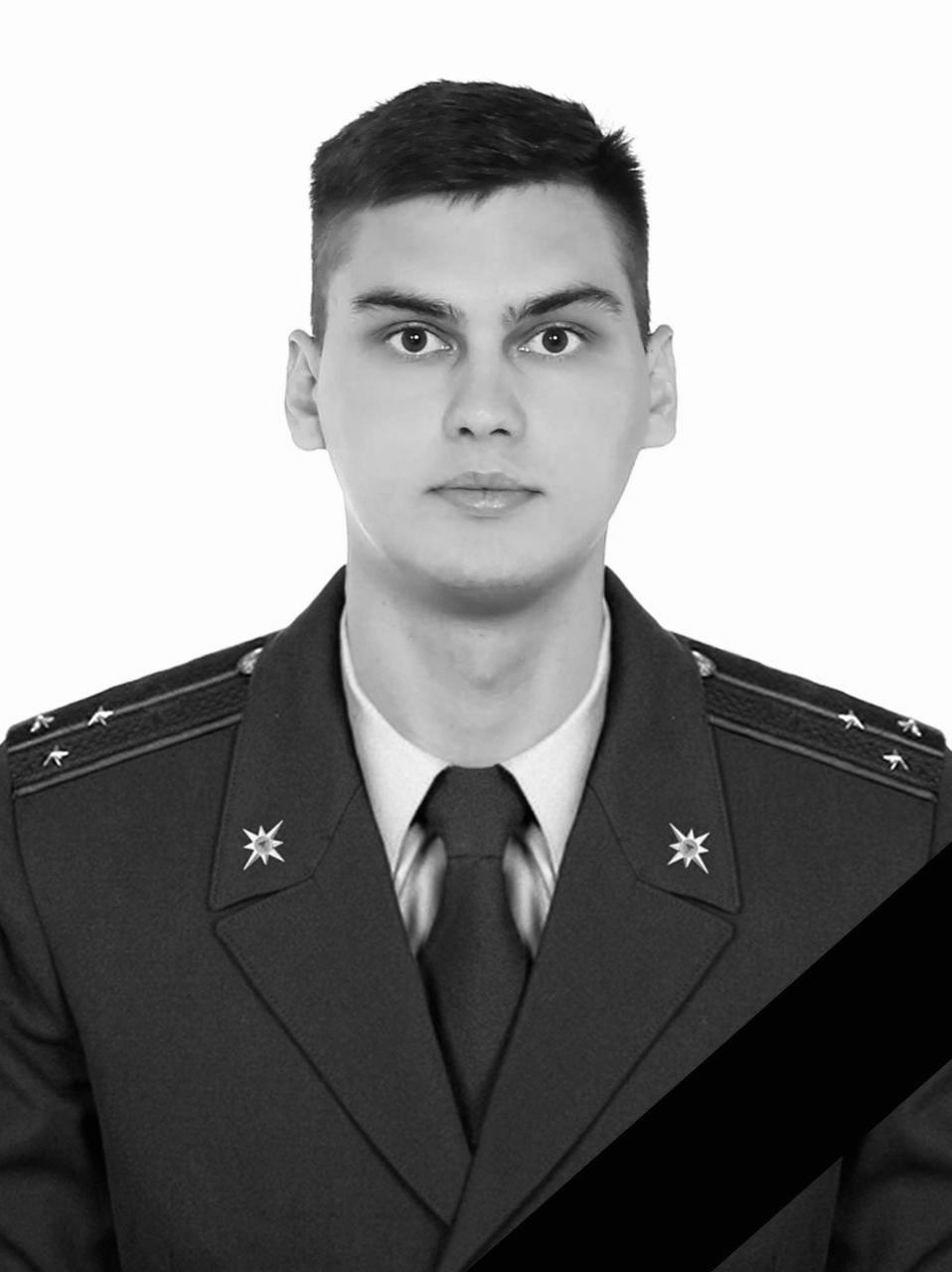 Скончался тверской сотрудник МЧС, спасавший людей из ямы с кипятком В Твери умер сотрудник МЧС, спасавший людей из ямы с кипятком