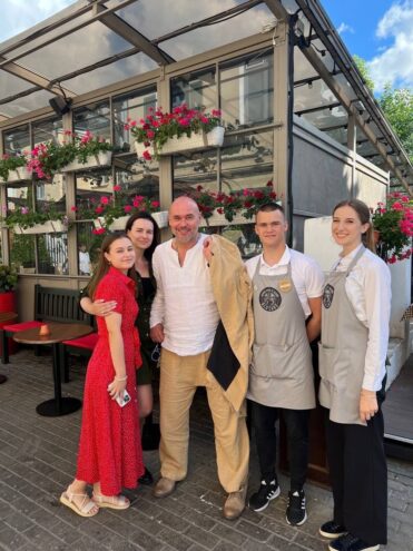 Известный актер Максим Аверин оценил знаменитый тверской паб Известный актер Максим Аверин оценил знаменитый тверской паб