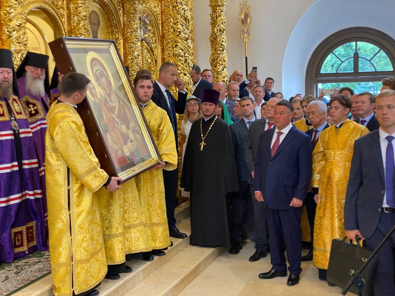 Патриарх Кирилл освятил Спасо-Преображенский собор в Твери