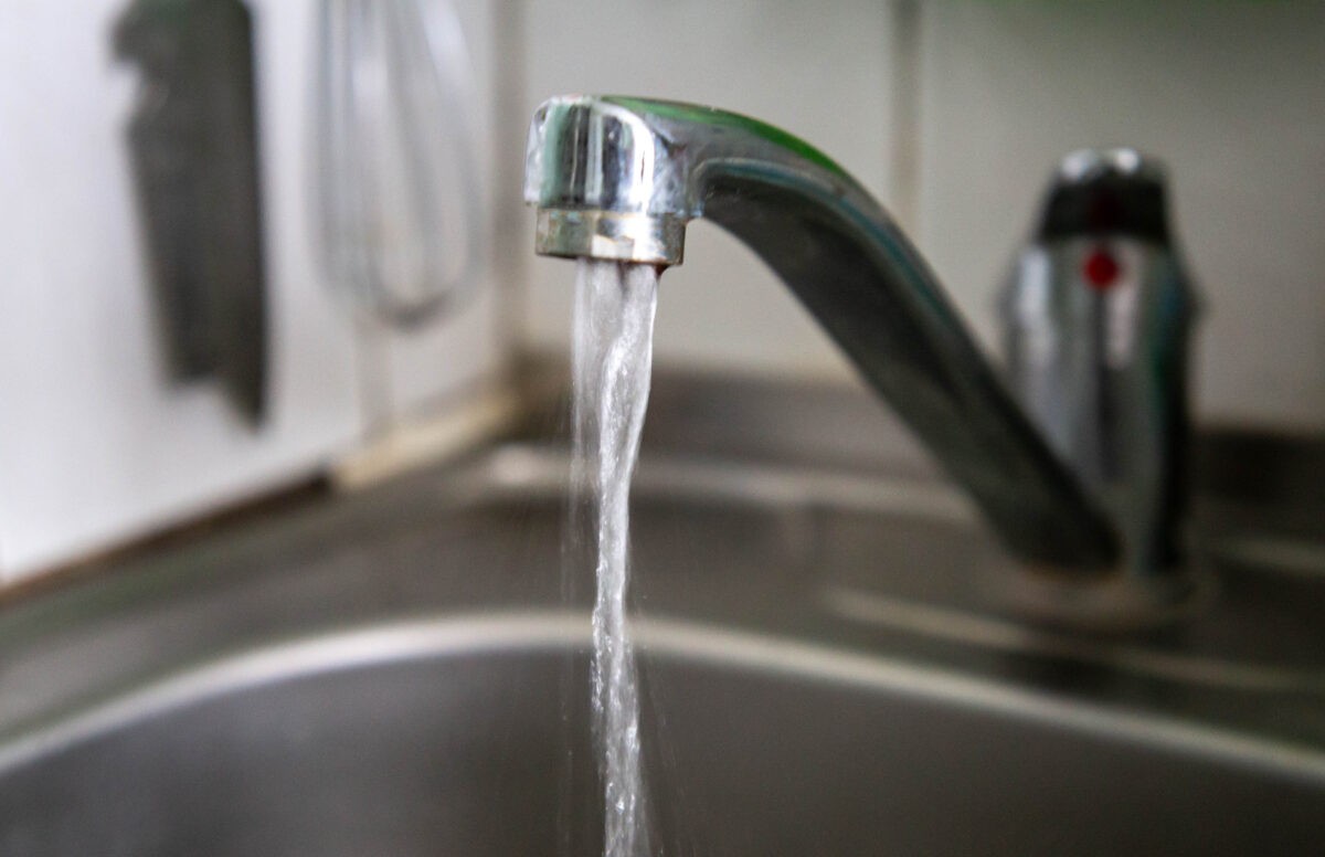 У жителей Тверской области на неизвестное время отключили холодную воду У жителей Тверской области на неизвестное время отключили холодную воду