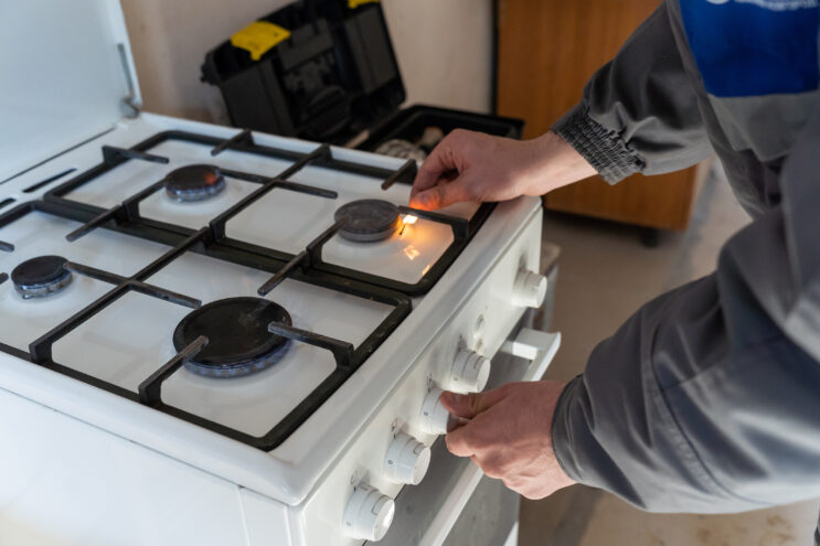 Газовики напоминают о недопустимости самостоятельной установки или замены газовых плит