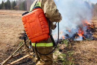 Жителей Бологовского округа предупреждают о высокой пожарной опасности