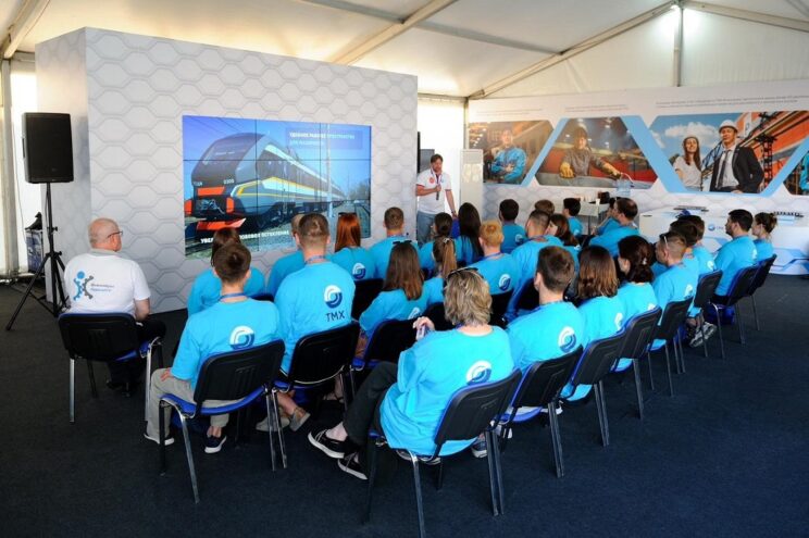 Инженер-технолог ТВЗ представил свое предприятие на Международном молодежном промышленном форуме Инженер-технолог ТВЗ представил свое предприятие на Международном молодежном промышленном форуме