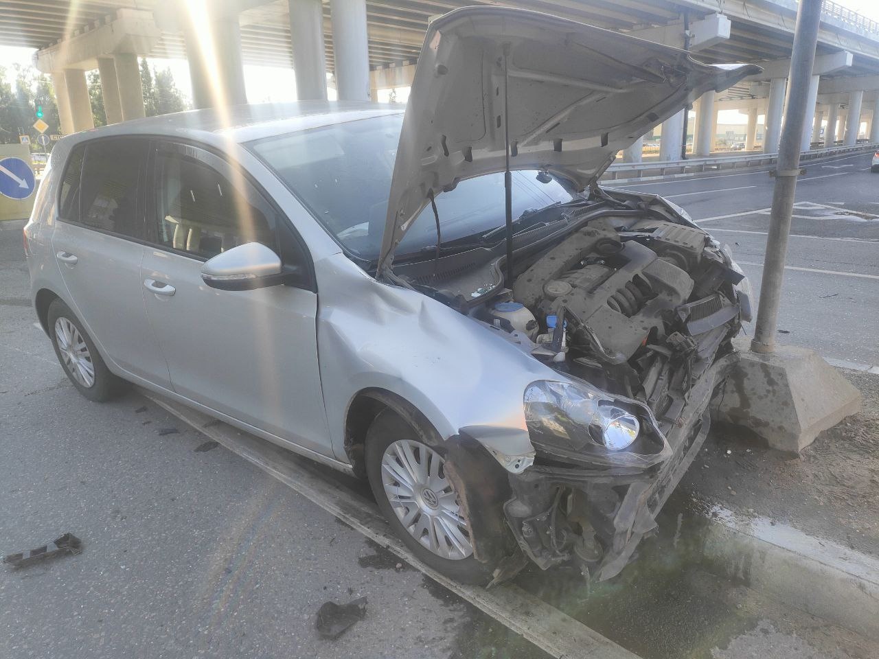 В Твери произошло ДТП под эстакадой В Твери произошло ДТП под эстакадой