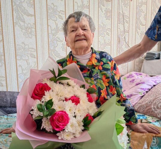Губернатор Игорь Руденя поздравил со 102-летием участницу Великой Отечественной войны Губернатор Игорь Руденя поздравил со 102-летием участницу Великой Отечественной войны