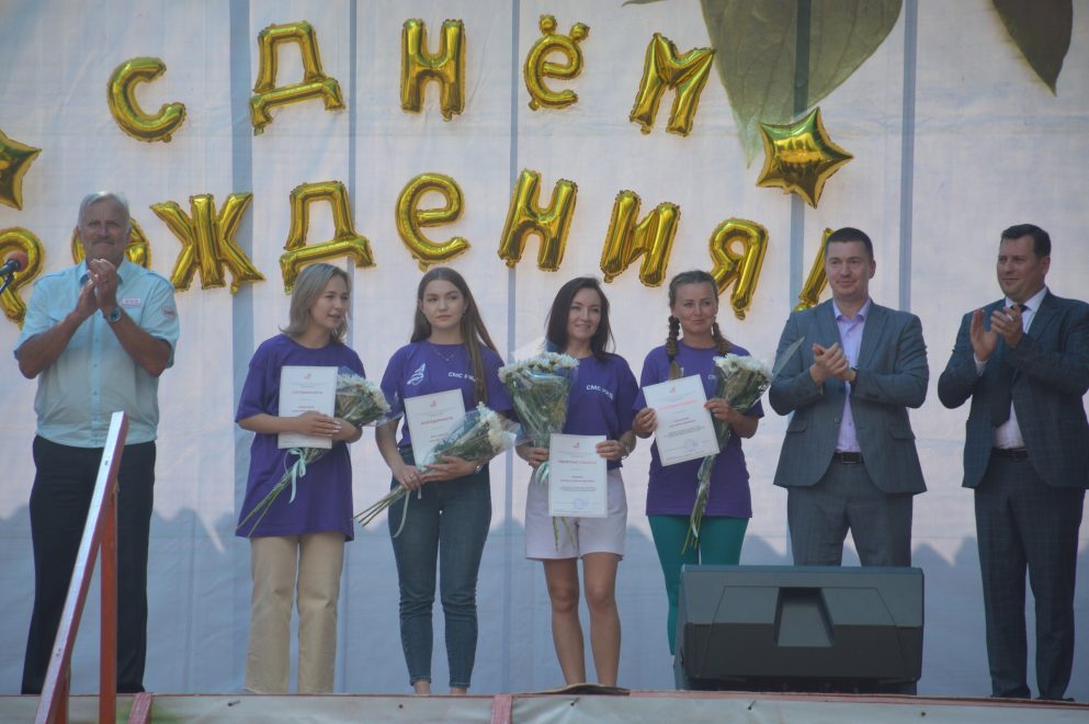 В Бологое наградили выдающиеся семьи и профессионалов В Бологое наградили выдающиеся семьи и профессионалов