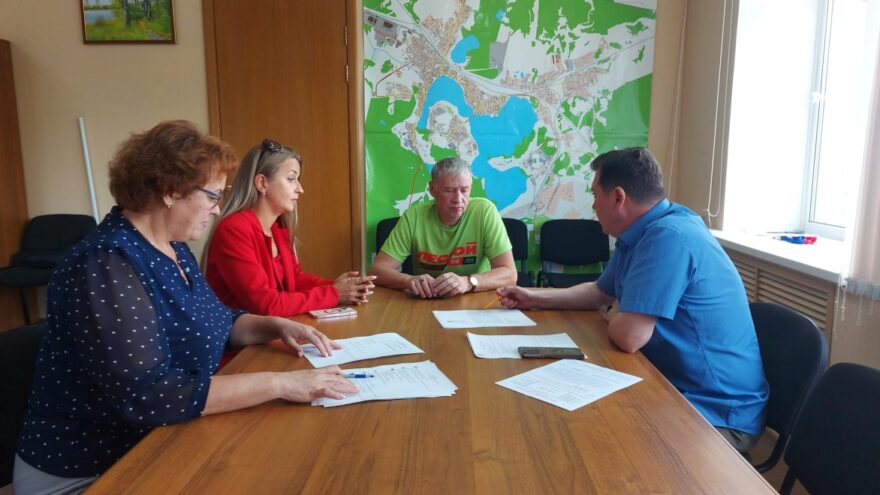 Главные вопросы бологовцев: отвод ливневых вод и передача здания ДОСААФ