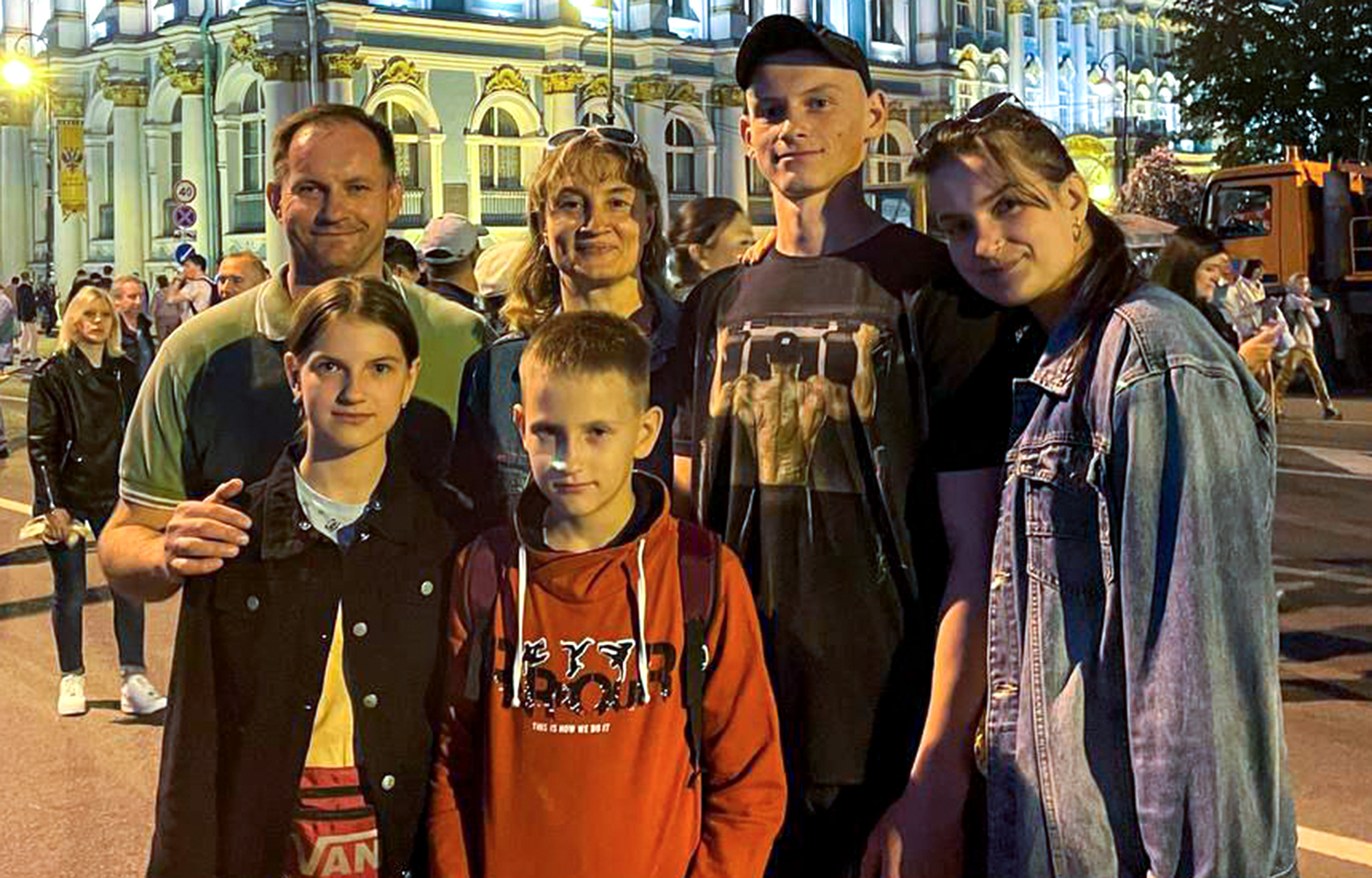 Семья из Тверской области получила медаль ордена «Родительская слава» Семья из Тверской области получила медаль ордена «Родительская слава»