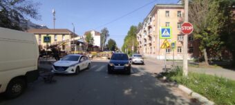 Женщина-водитель сбила 13-летнего мальчика в Твери Женщина-водитель сбила 13-летнего мальчика в Твери