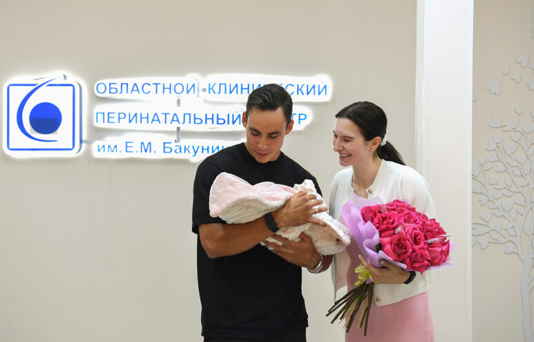 Тверскую лыжницу Наталью Терентьеву выписали из перинатального центра имени Е.М. Бакуниной Тверскую лыжницу Наталью Терентьеву выписали из перинатального центра имени Е.М. Бакуниной