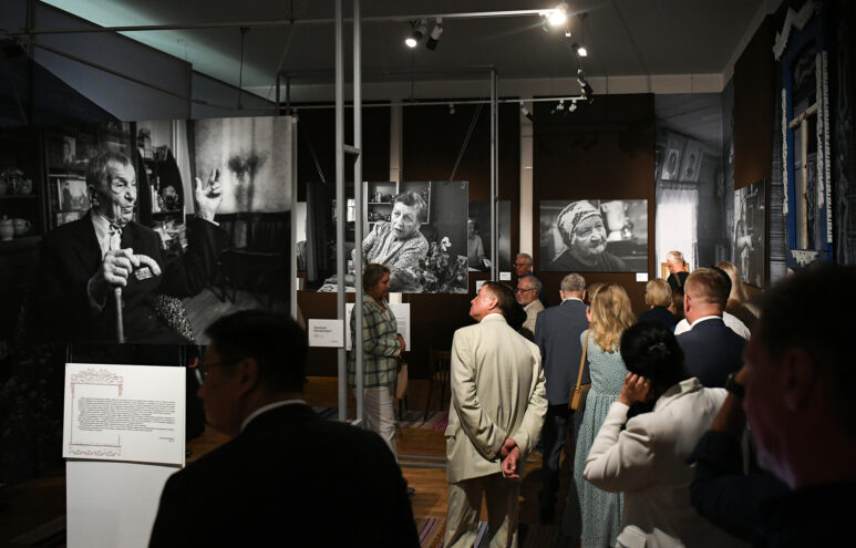 Игорь Руденя принял участие в открытии фотовыставки работ Виктора Христенко «Я так вижу»