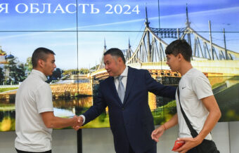 Игорь Руденя пообщался со школьниками из ДНР, которые отдохнули в Тверской области