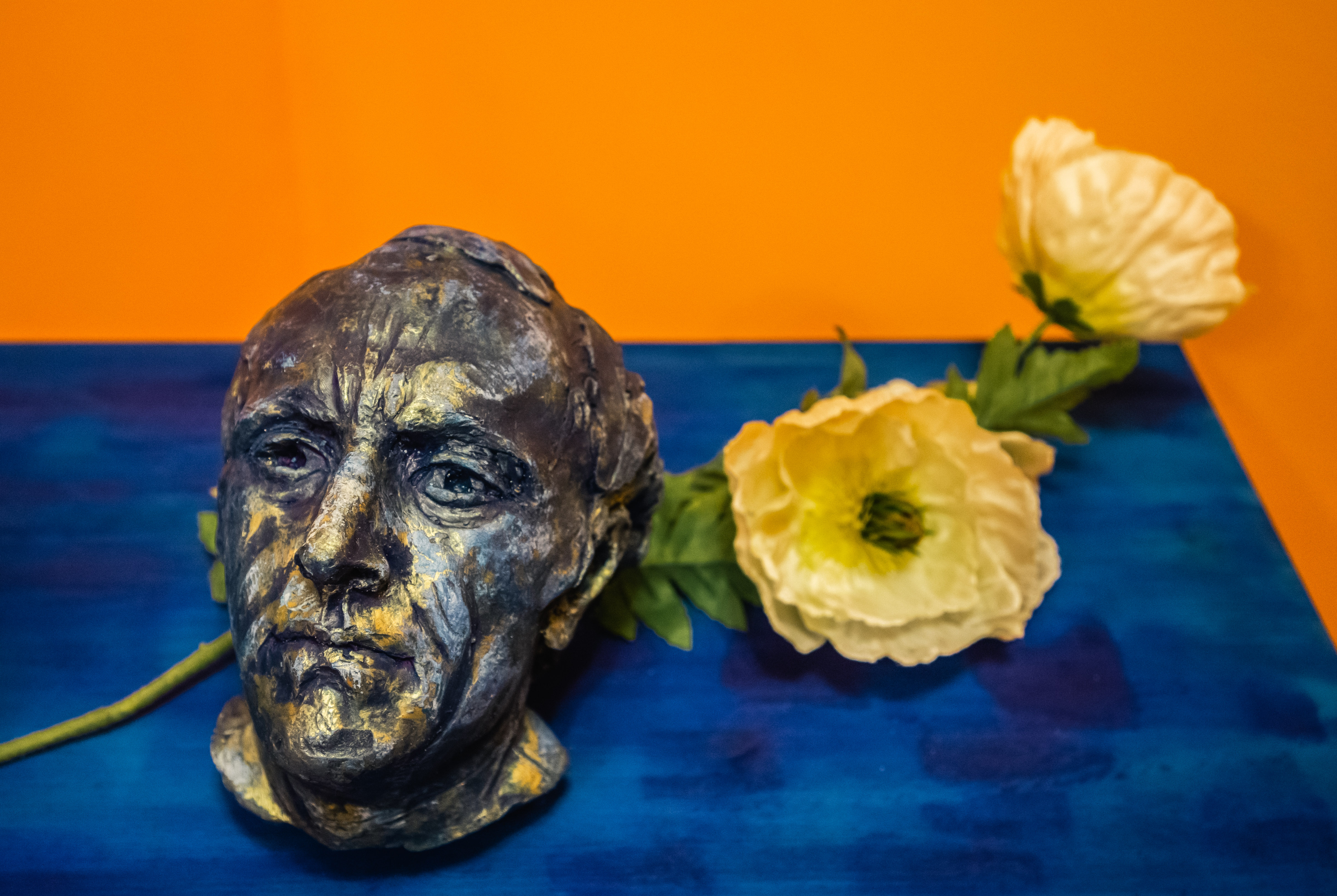 «Созвездие Ориона»: В Тверской картинной галерее открылась выставка московского скульптора Алексея Благовестнова