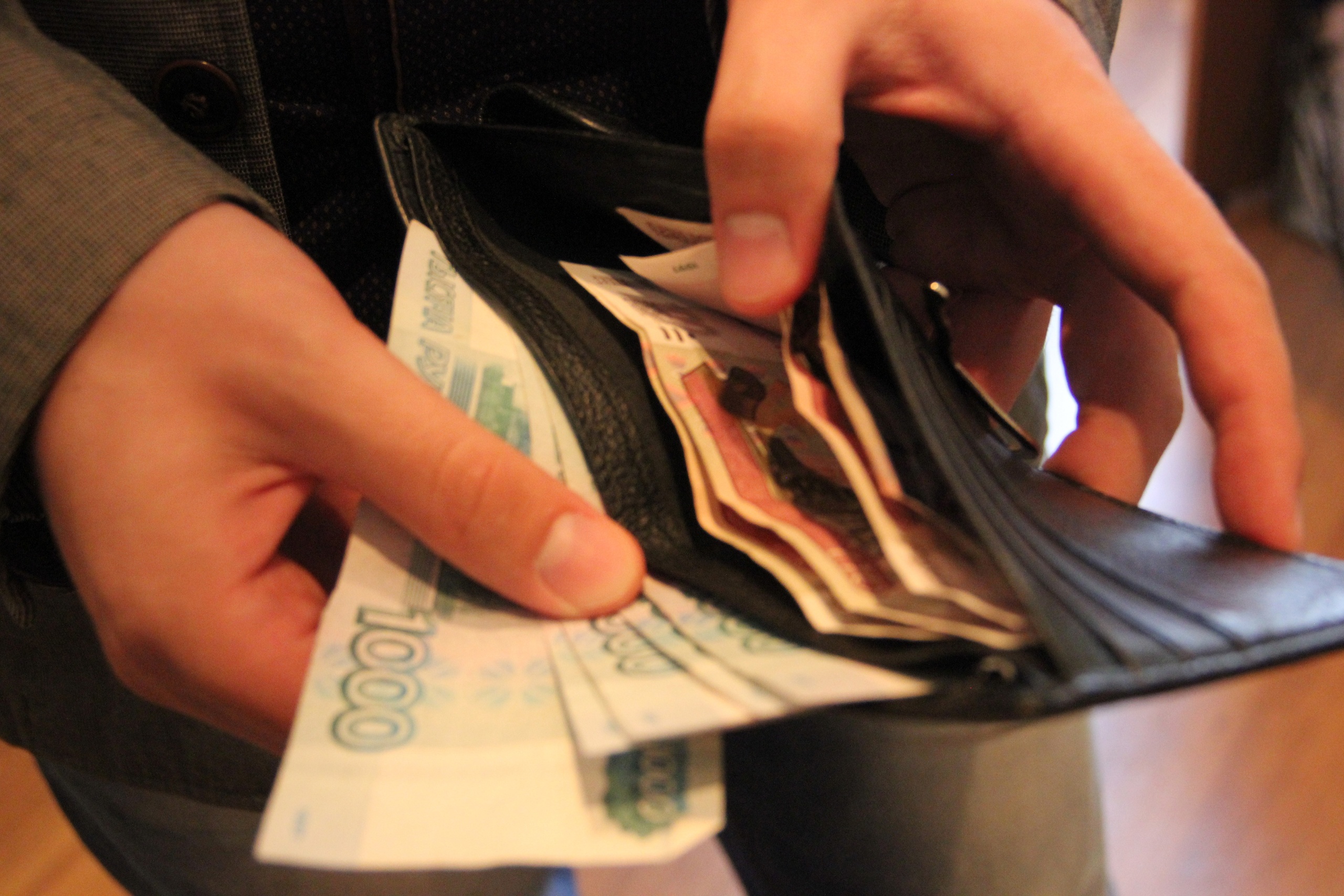 В Тверской области иностранец дорого заплатил за попытку дать взятку инспектору ДПС В 2025 году планируется увеличить стоимость патента для трудовых мигрантов в Тверской области до 14 973 рублей – на 39,4% выше нынешнего уровня.