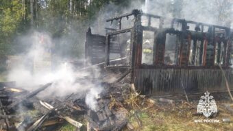 В СНТ под Тверью полностью сгорела дача