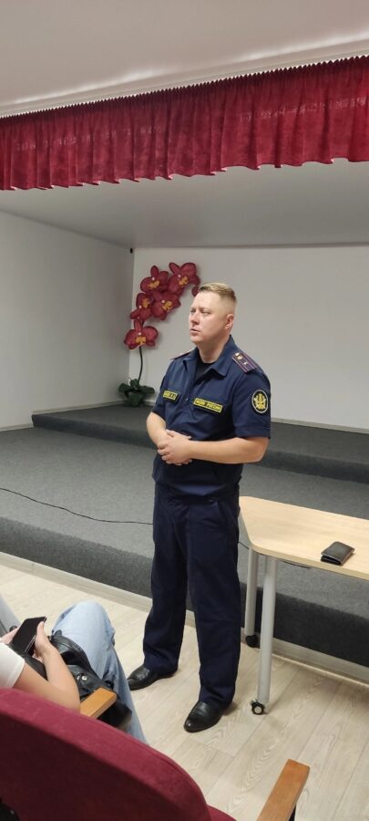 Сотруднику УФСИН удалось разговорить подростков в Тверской области Сотруднику УФСИН удалось разговорить подростков в Тверской области