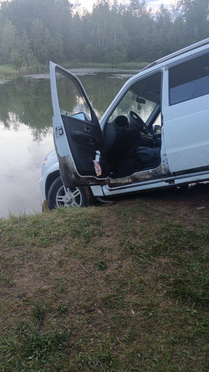 Под Тверью пьяный водитель задавил женщину в пруду Под Тверью пьяный водитель задавил женщину в пруду