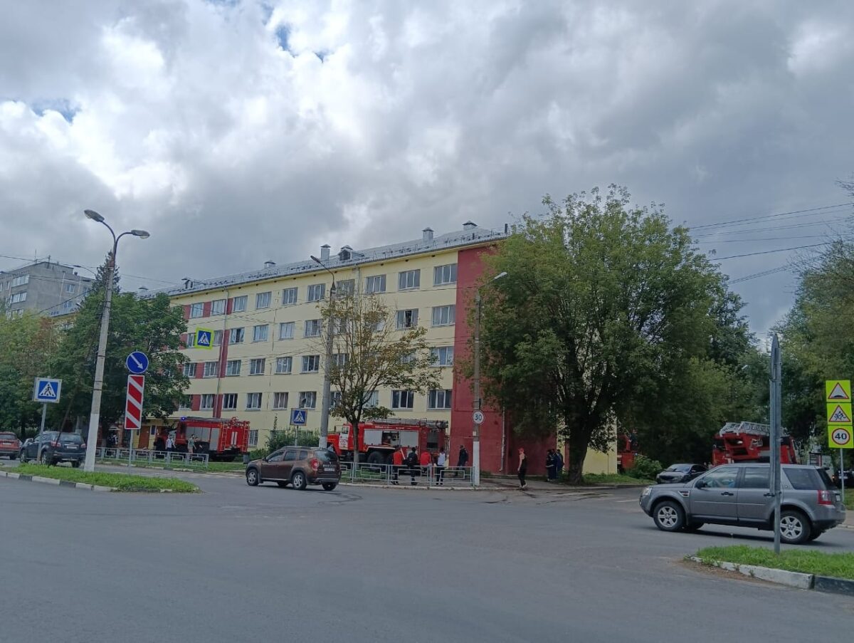 В Заволжском районе Твери потушили общежитие В Заволжском районе Твери потушили общежитие