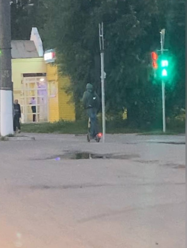 В Твери 15 самокатчиков получили штрафы В Твери 15 самокатчиков получили штрафы