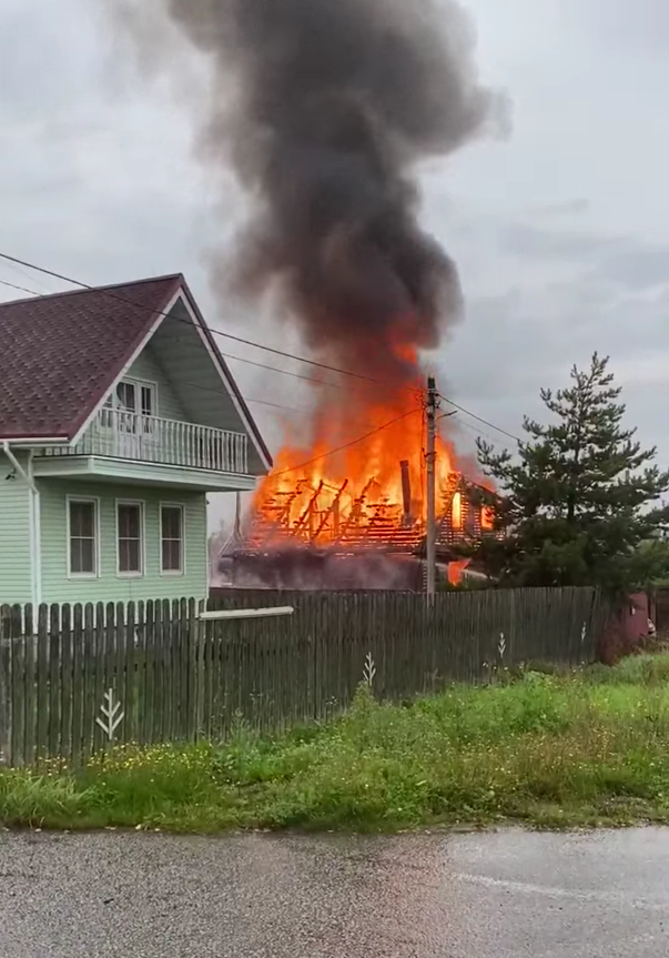 В Конаковском округе потушили пожар в дачном доме В Конаковском округе потушили пожар в дачном доме