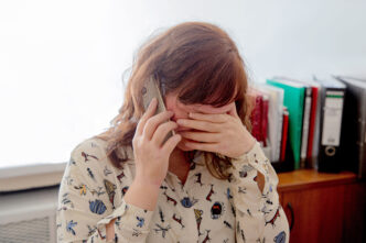 В Твери мошенник обманул женщину, искавшую свою собаку