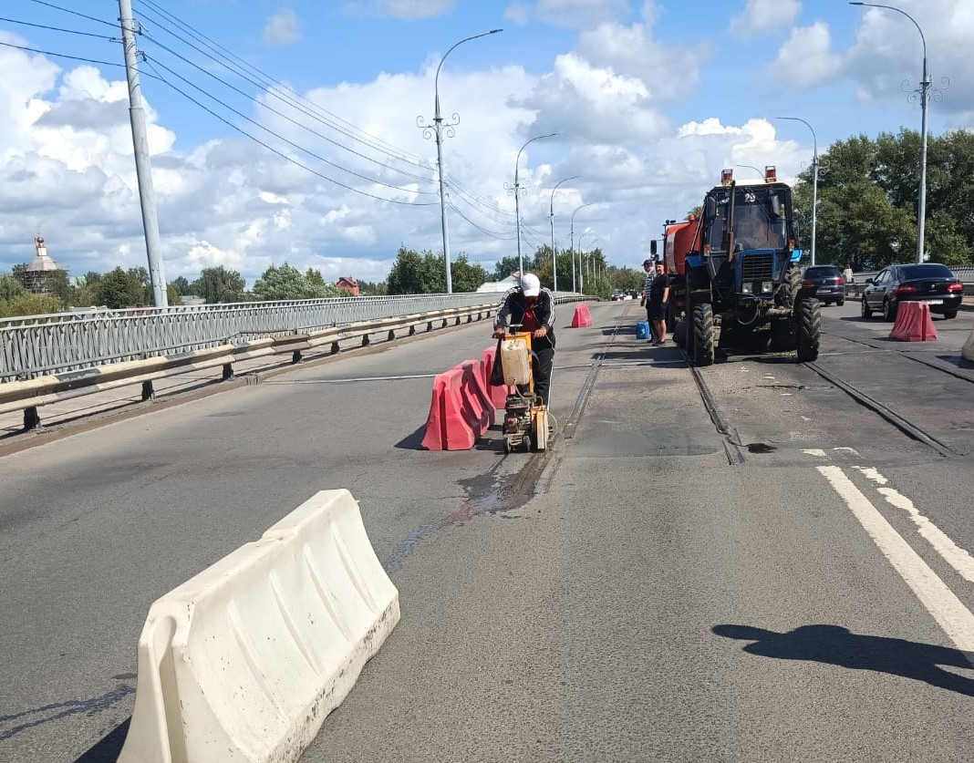 В Твери отремонтируют мост через реку Тверцу В Твери отремонтируют мост через реку Тверцу