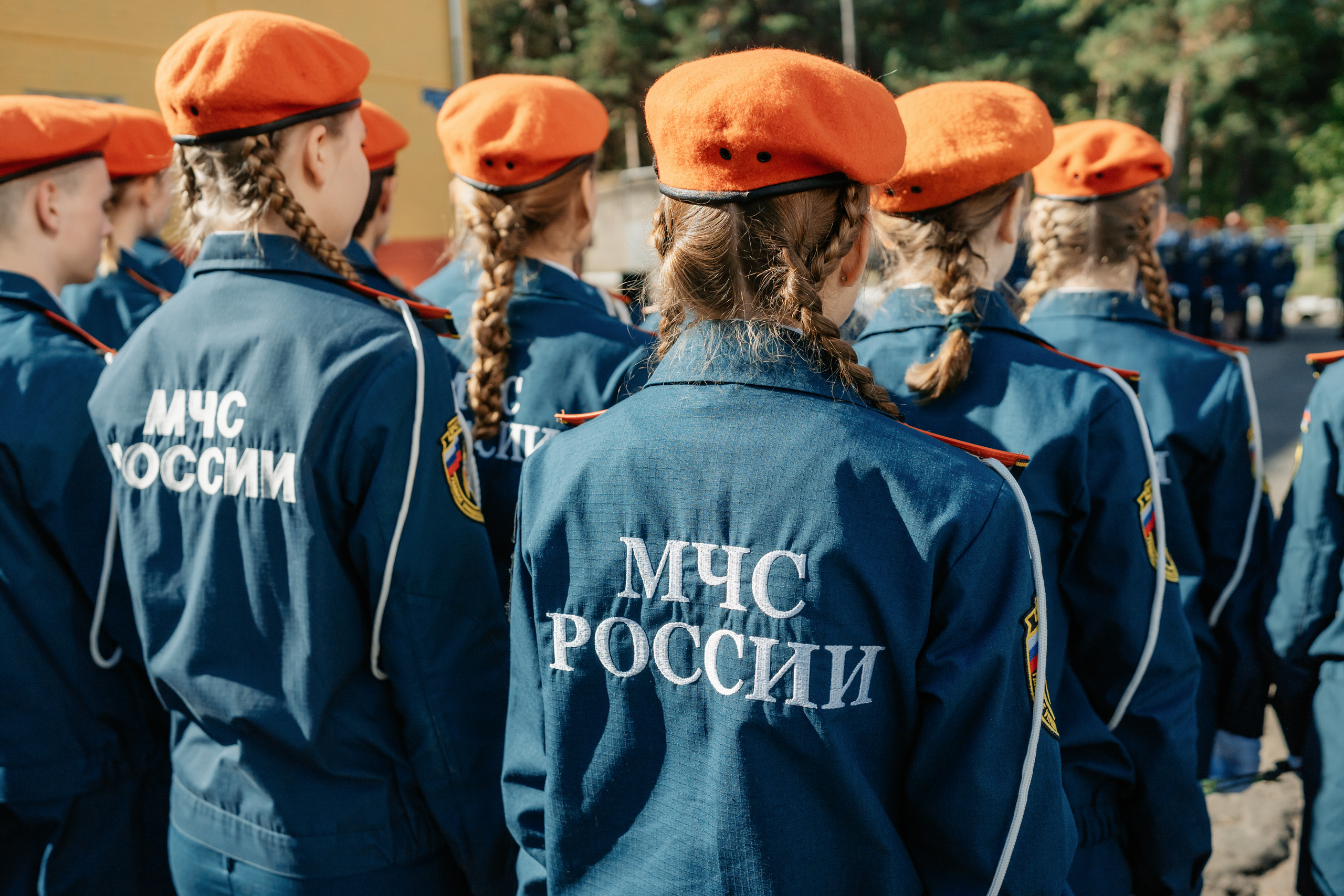 В Твери открыли мемориальную доску в память о сотруднике МЧС Кирилле Старостенко