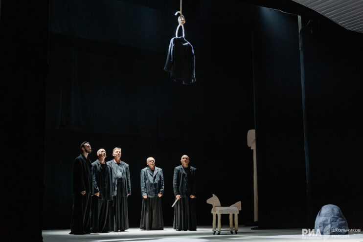 Дом Бернарды Альбы: Безумный эксперимент Тверского театра кукол Дом Бернарды Альбы: Безумный эксперимент Тверского театра кукол