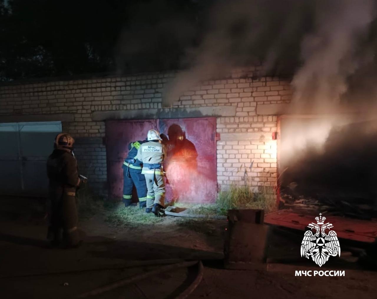 В Тверской области произошел пожар в гаражном кооперативе В Тверской области произошел пожар в гаражном кооперативе