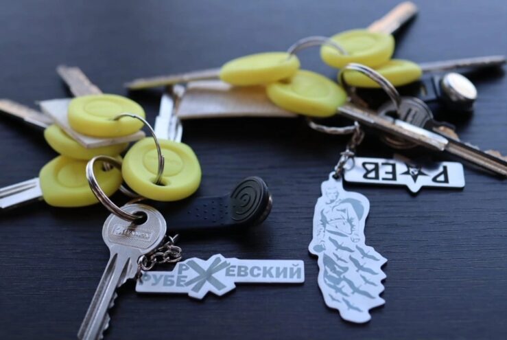 Глава Ржевского муниципального округа вручил ключи от восьми квартир педагогам и медицинским работникам