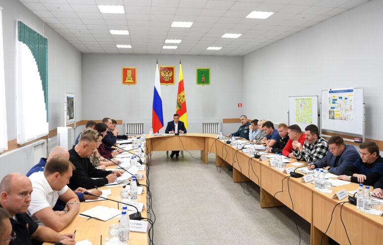 Губернатор Игорь Руденя поставил задачи на утреннем заседании оперативного штаба в Торопце Губернатор Игорь Руденя поставил задачи на утреннем заседании оперативного штаба