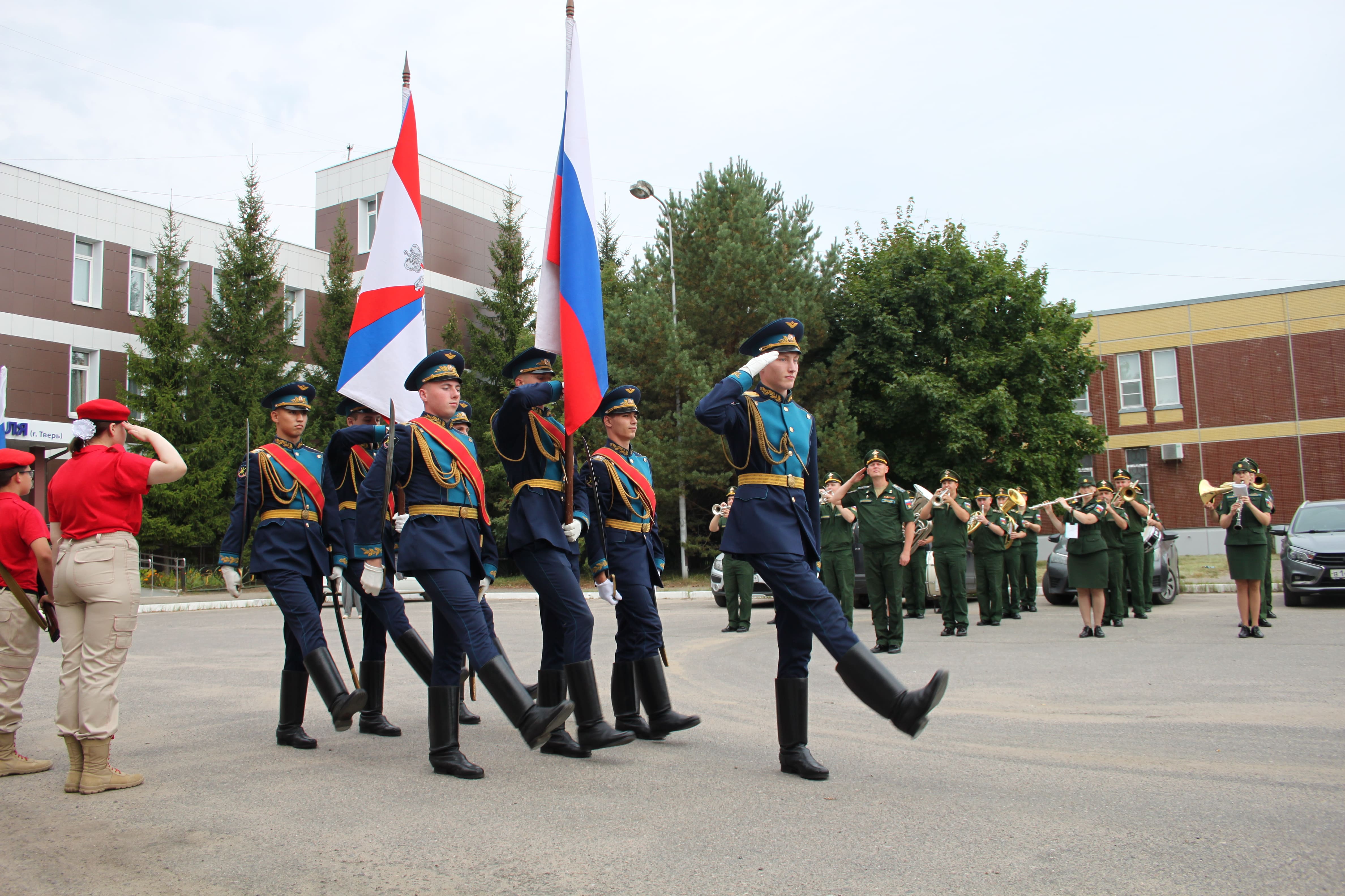 В Твери состоялось открытие мемориальной доски Герою РФ Илье Касьянову